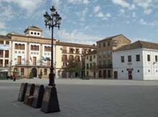 Intervenciones efectuadas en Santa Fe bajo el Programa Regional de Espacios Públicos de Andalucía, el mismo Plan que tenía que haber restaurado la Alcazaba entre 2012 y 2016. 